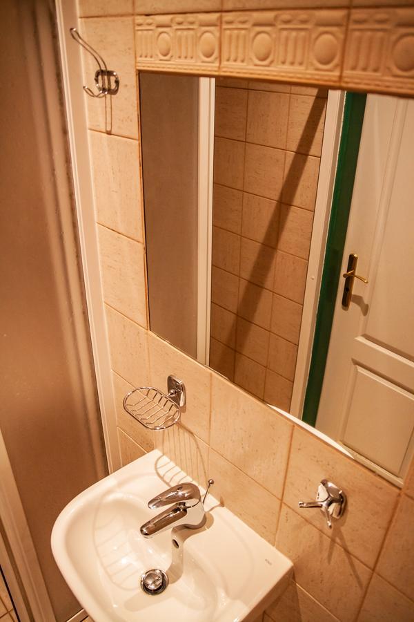 Hotel Sunflower ปราก ภายนอก รูปภาพ